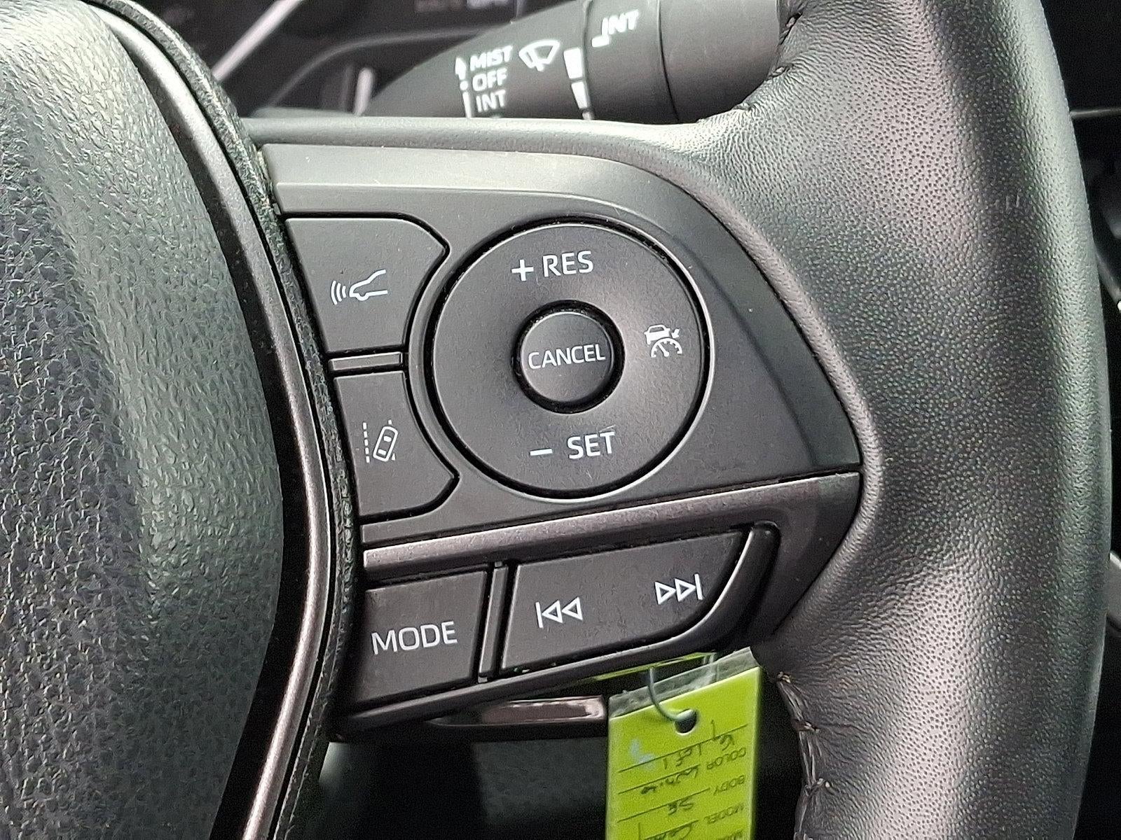 2024 Toyota Camry SE Auto (SE)