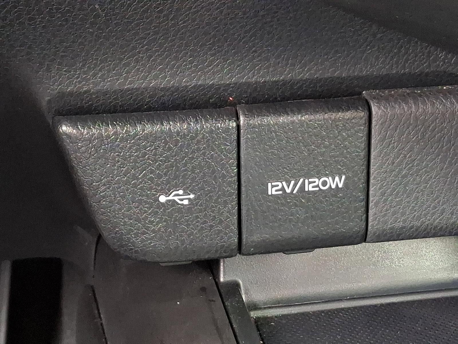 2024 Toyota Camry SE Auto (SE)