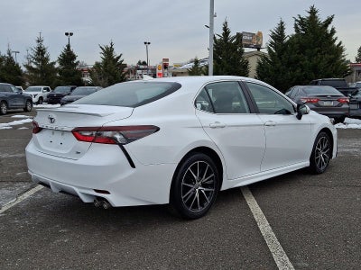 2024 Toyota Camry SE Auto (SE)