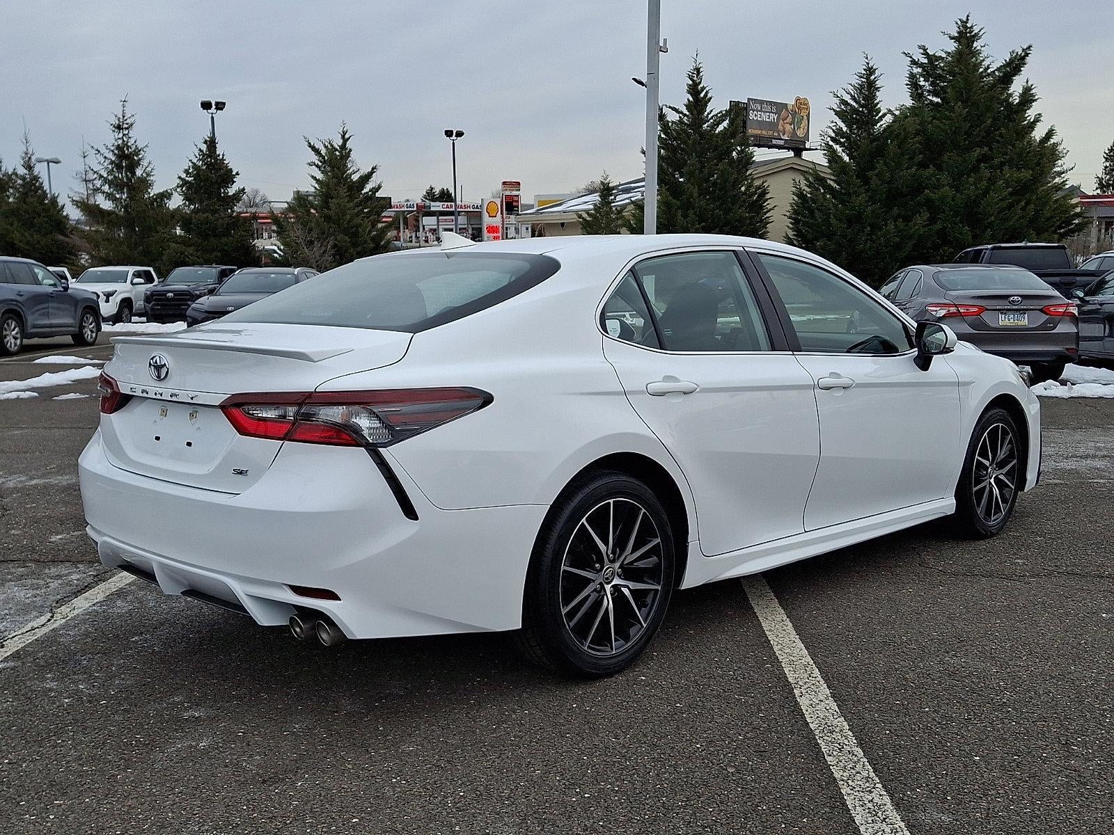 2024 Toyota Camry SE Auto (SE)