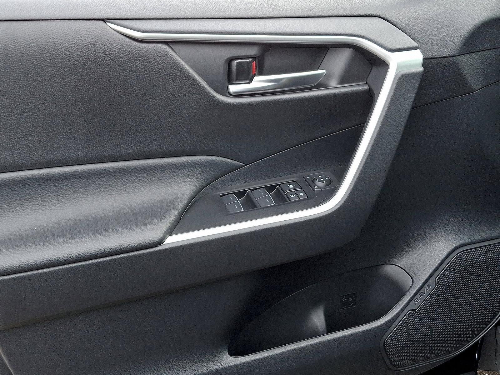 2025 Toyota RAV4 Hybrid XLE AWD (Natl)