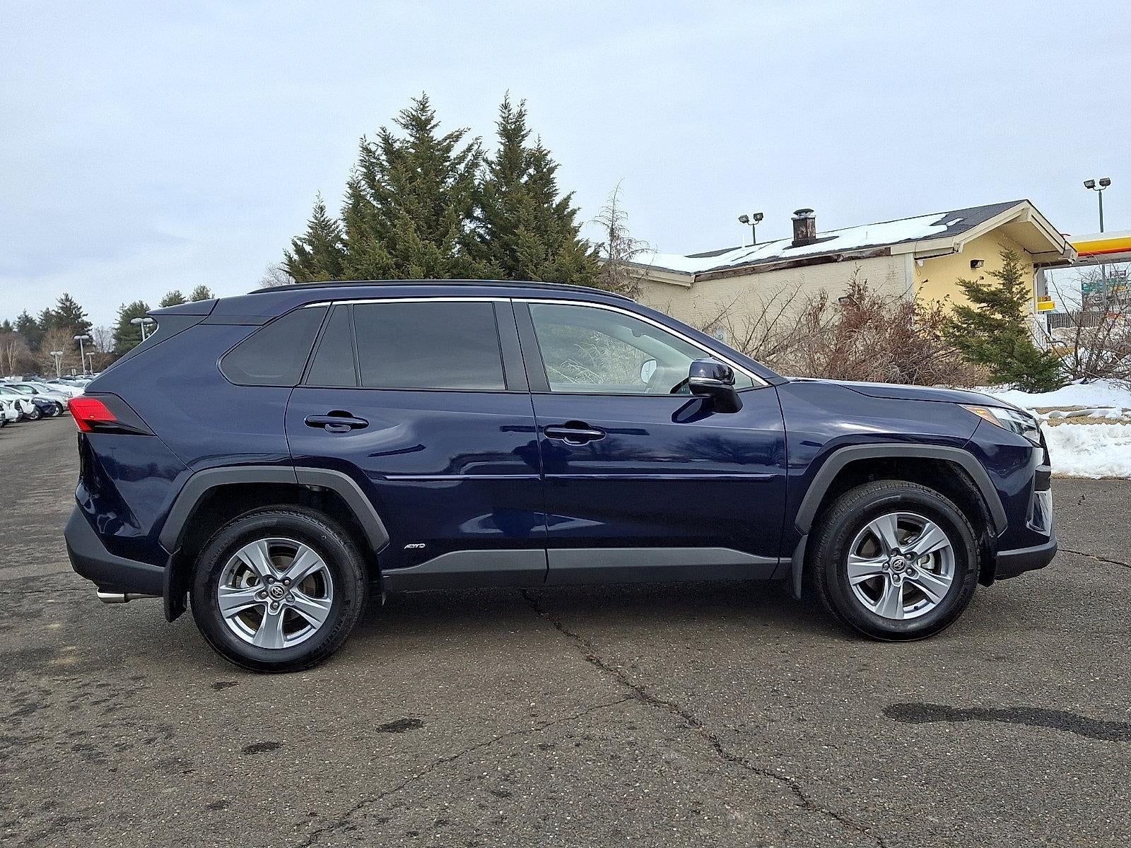 2025 Toyota RAV4 Hybrid XLE AWD (Natl)