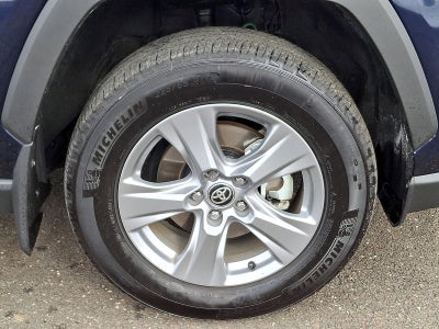 2025 Toyota RAV4 Hybrid XLE AWD (Natl)