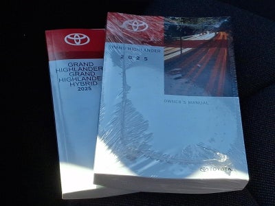 2025 Toyota Grand Highlander LE AWD (Natl)