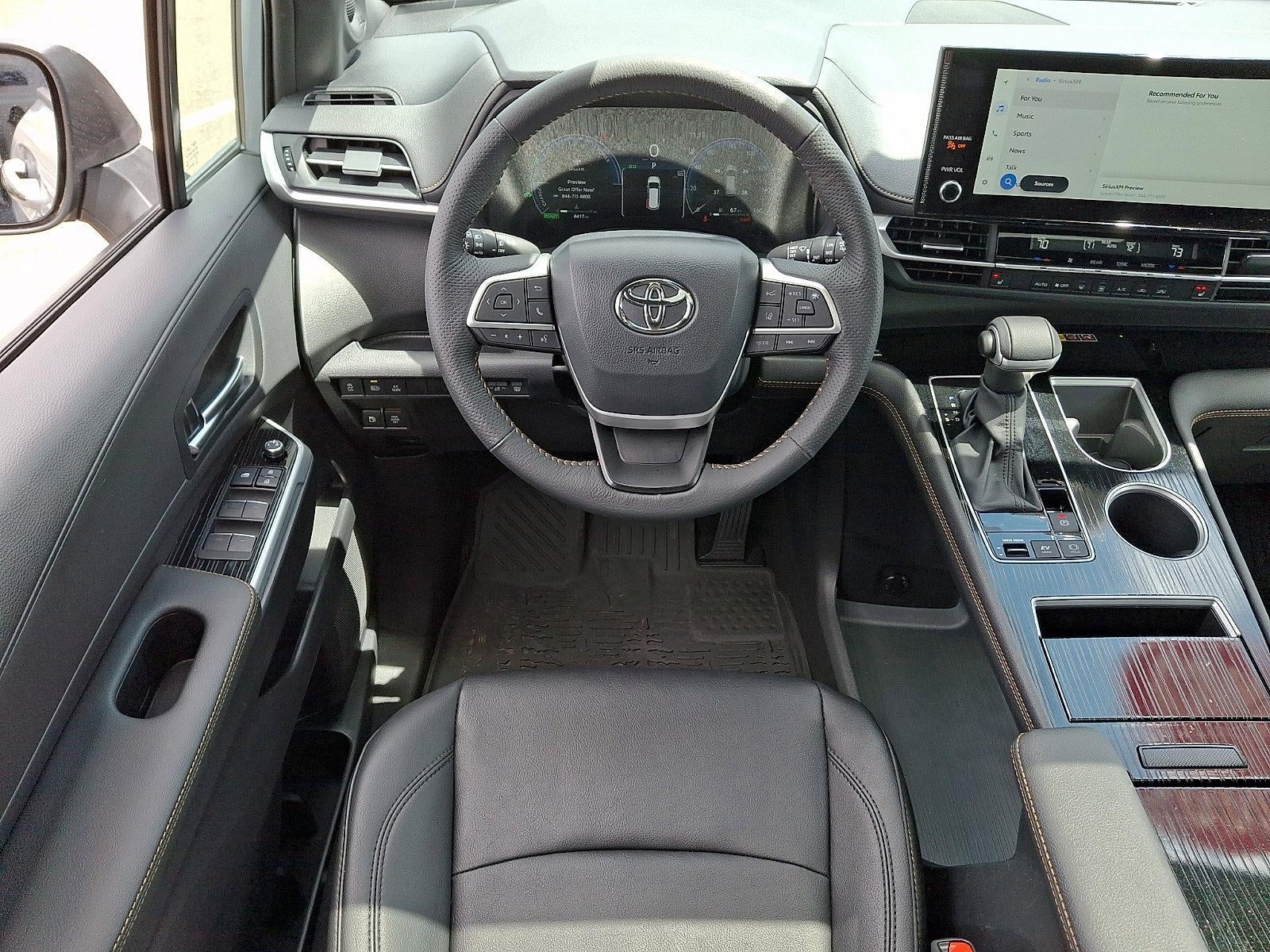 2025 Toyota Sienna Woodland Edition AWD 7-Passenger (Natl)