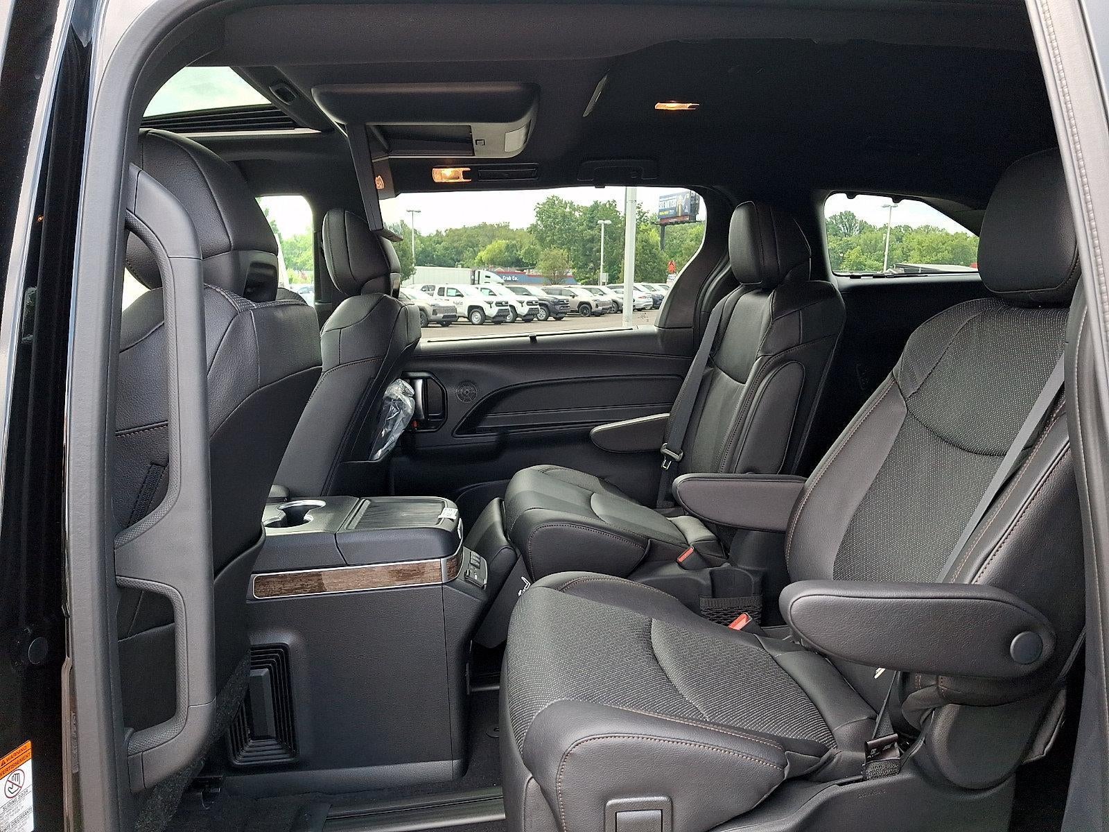 2026 Toyota Sienna Platinum AWD 7-Passenger (GS)