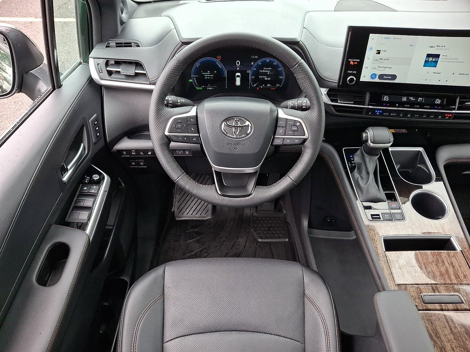 2025 Toyota Sienna Platinum AWD 7-Passenger (Natl)