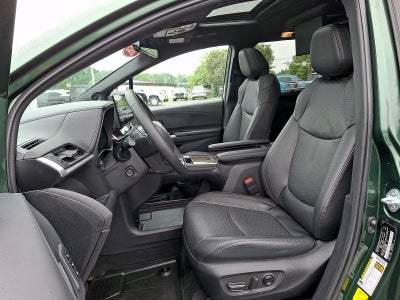 2025 Toyota Sienna Platinum AWD 7-Passenger (Natl)