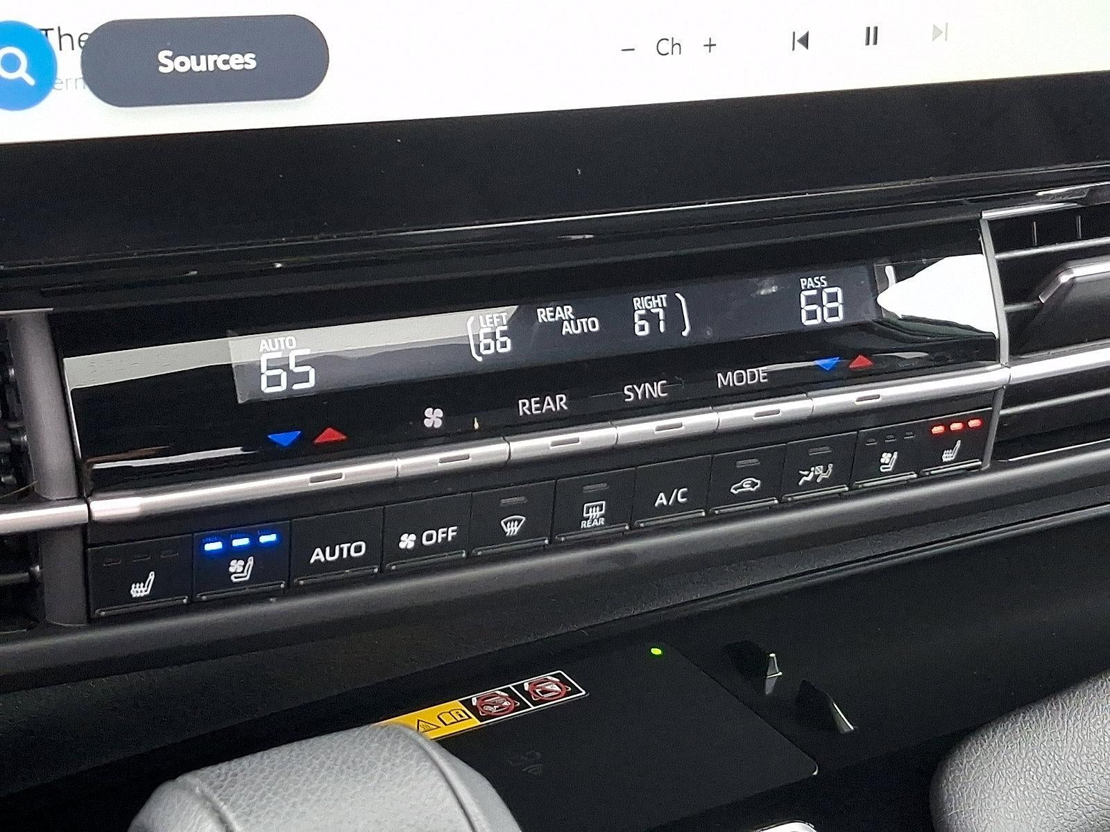 2025 Toyota Sienna Platinum AWD 7-Passenger (Natl)