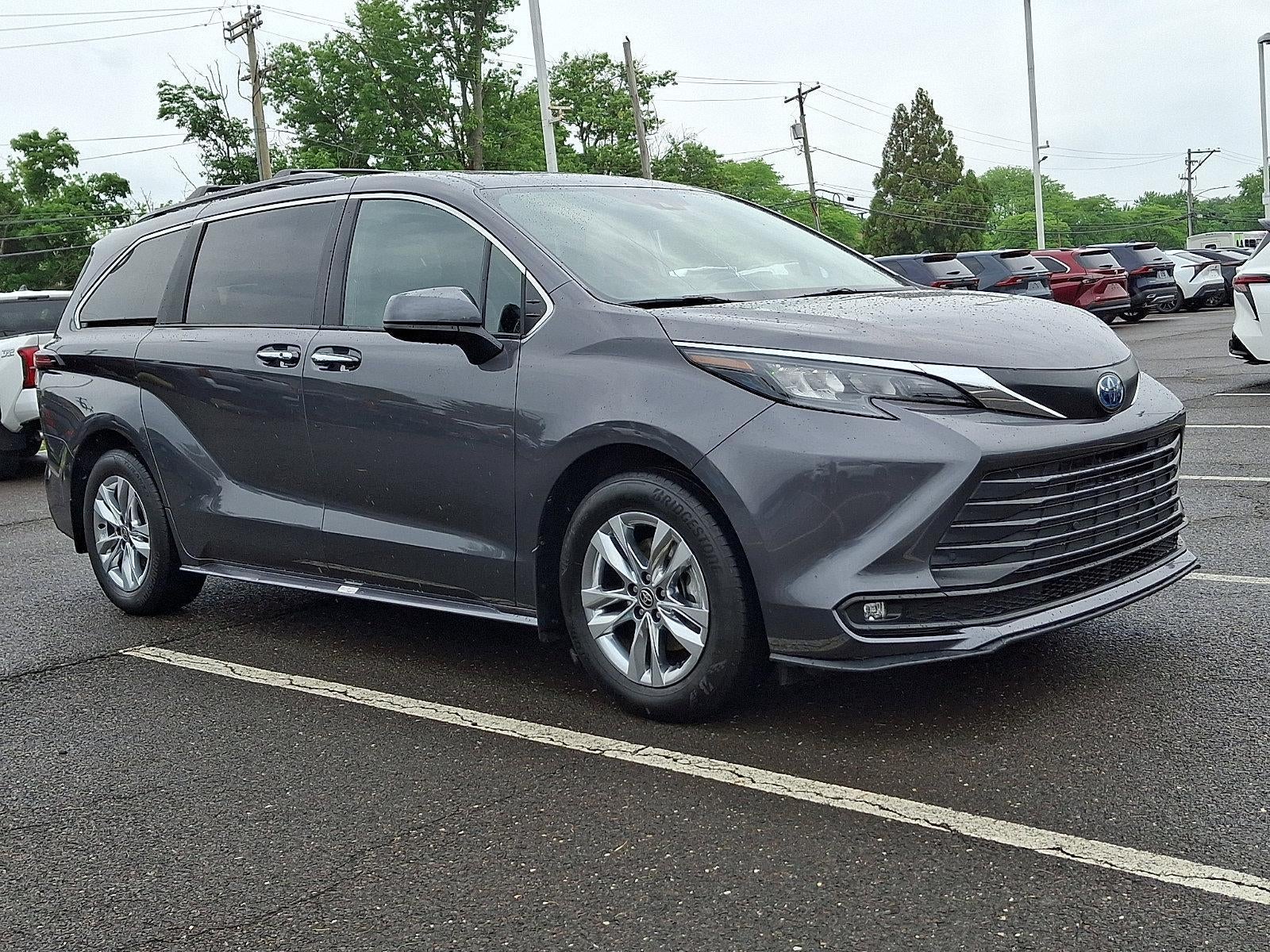 2025 Toyota Sienna XLE AWD 7-Passenger (Natl)