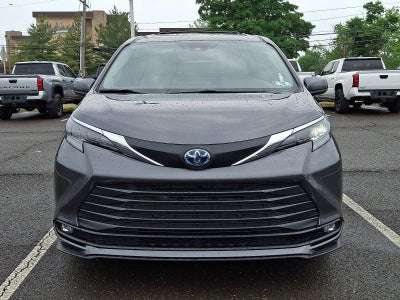 2025 Toyota Sienna XLE AWD 7-Passenger (Natl)