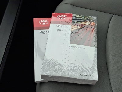 2025 Toyota Sienna XLE AWD 7-Passenger (Natl)