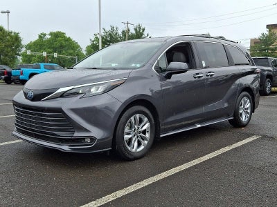 2025 Toyota Sienna XLE AWD 7-Passenger (Natl)