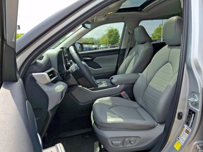 2024 Toyota Highlander Hybrid XLE AWD (Natl)