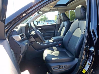 2025 Toyota Highlander XLE AWD (Natl)