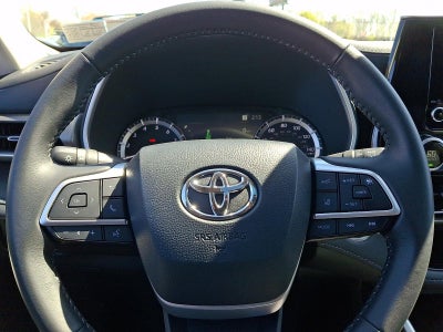 2025 Toyota Highlander XLE AWD (Natl)