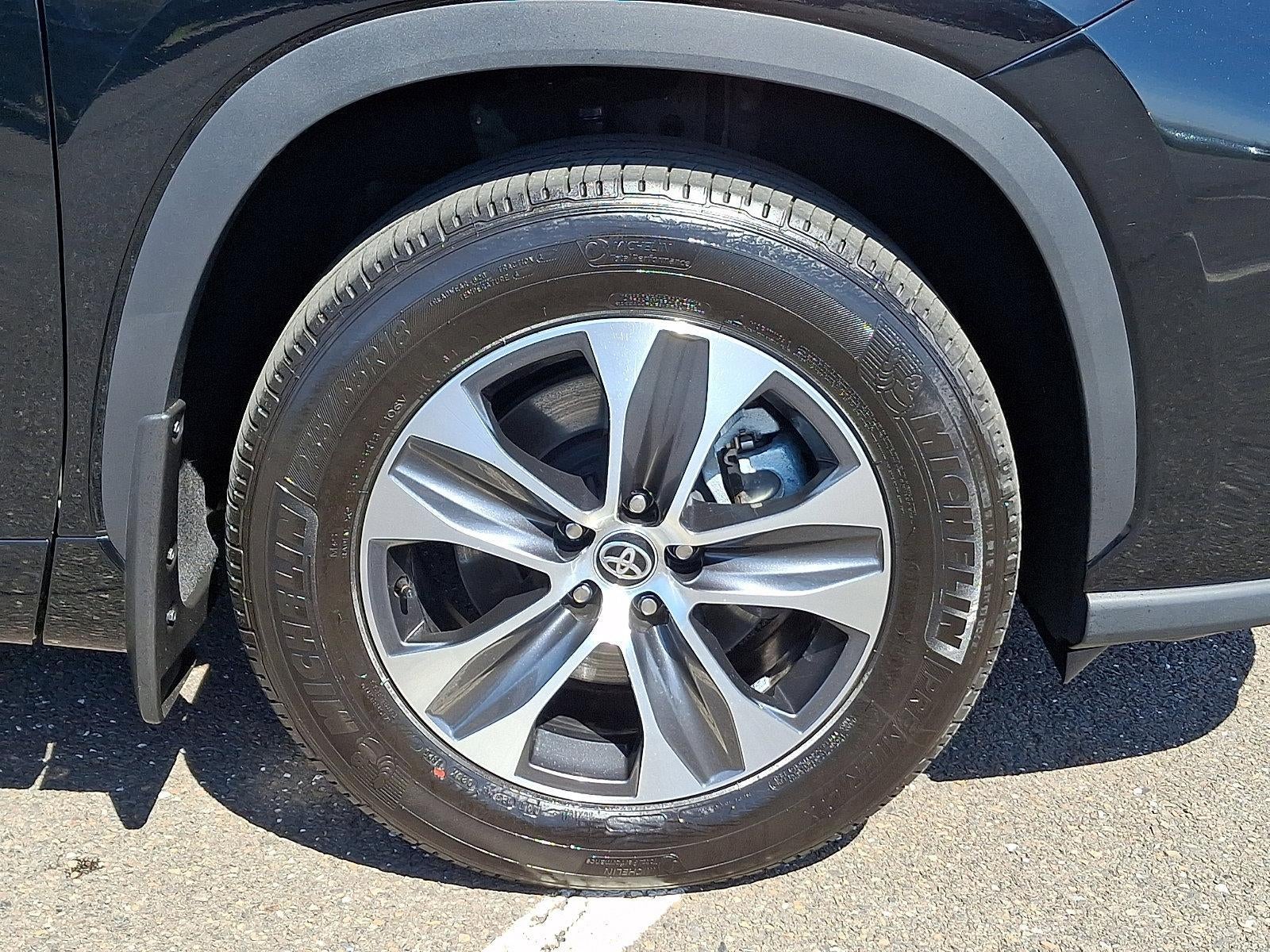 2025 Toyota Highlander XLE AWD (Natl)