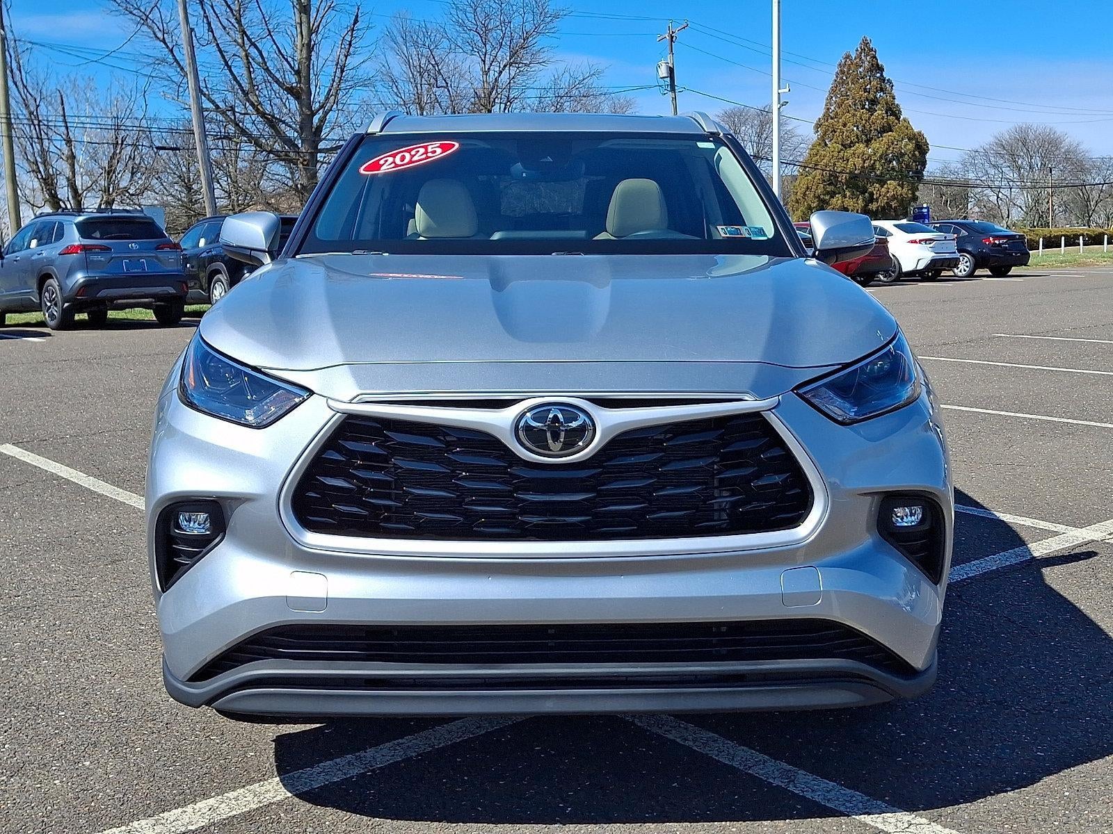 2025 Toyota Highlander XLE AWD (Natl)