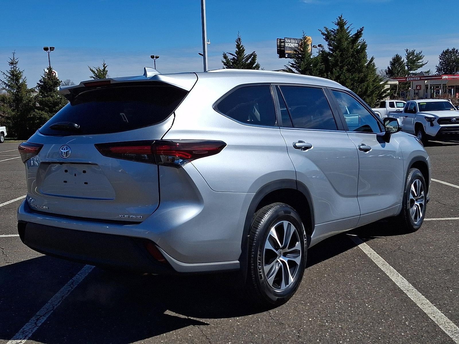 2025 Toyota Highlander XLE AWD (Natl)