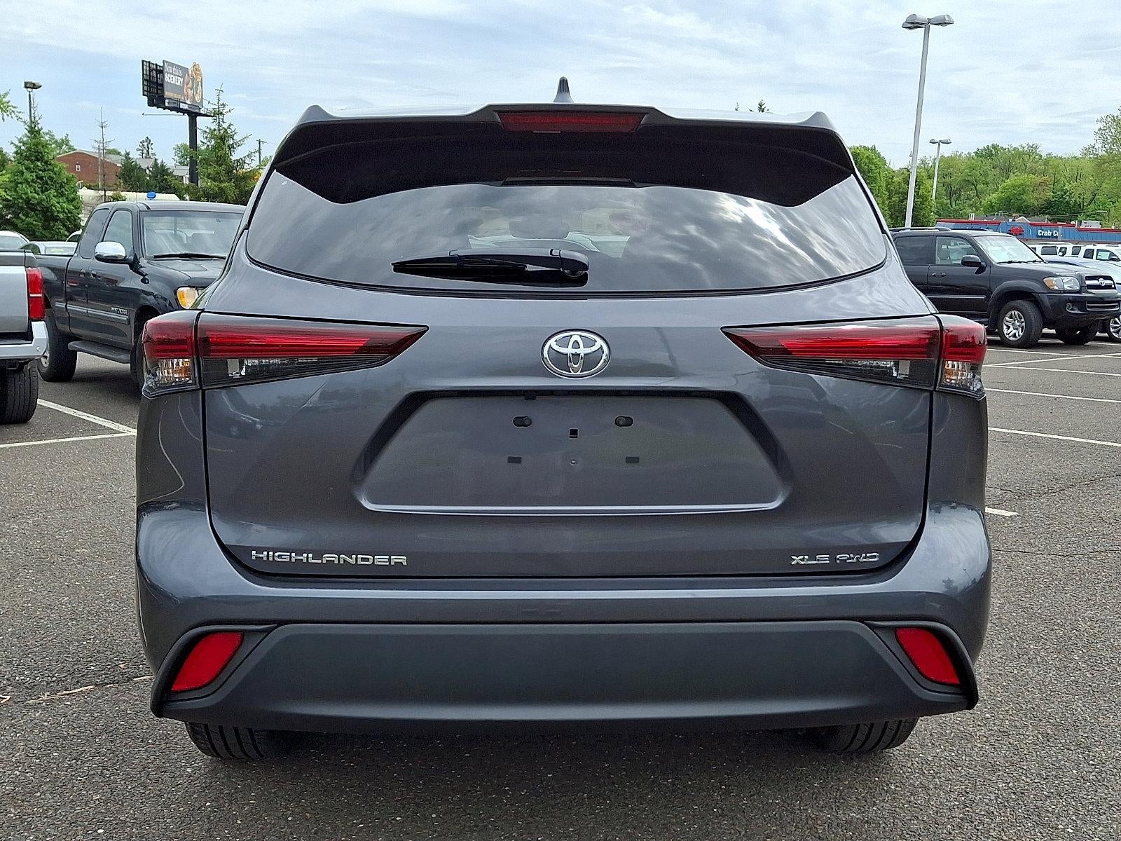 2025 Toyota Highlander XLE AWD (Natl)