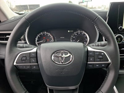 2025 Toyota Highlander XLE AWD (Natl)