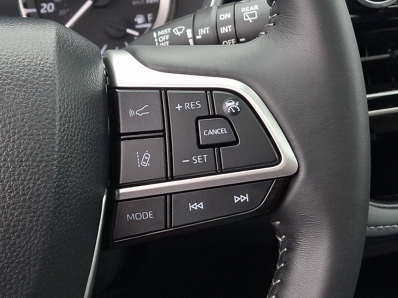 2025 Toyota Highlander XLE AWD (Natl)