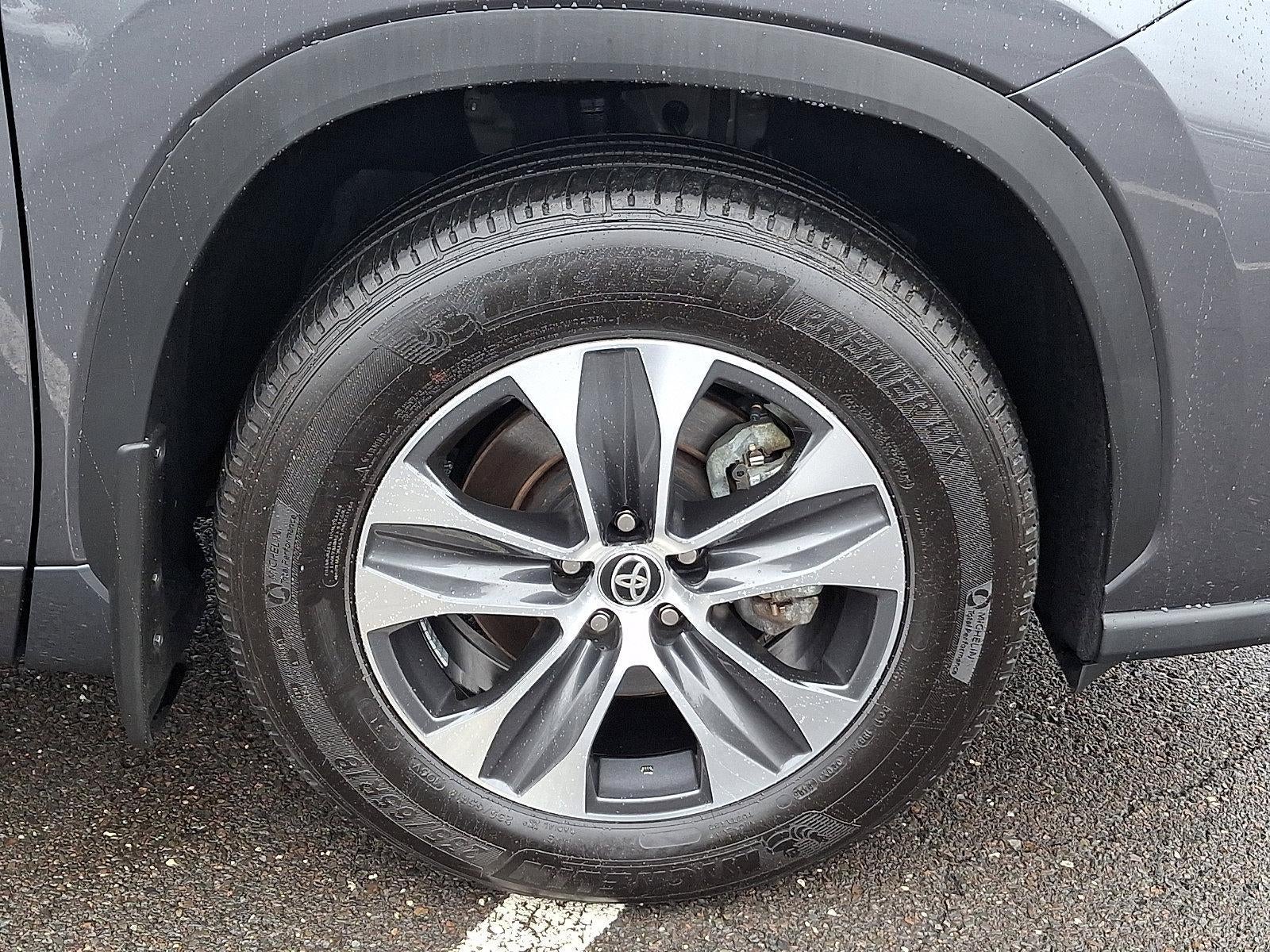 2025 Toyota Highlander XLE AWD (Natl)