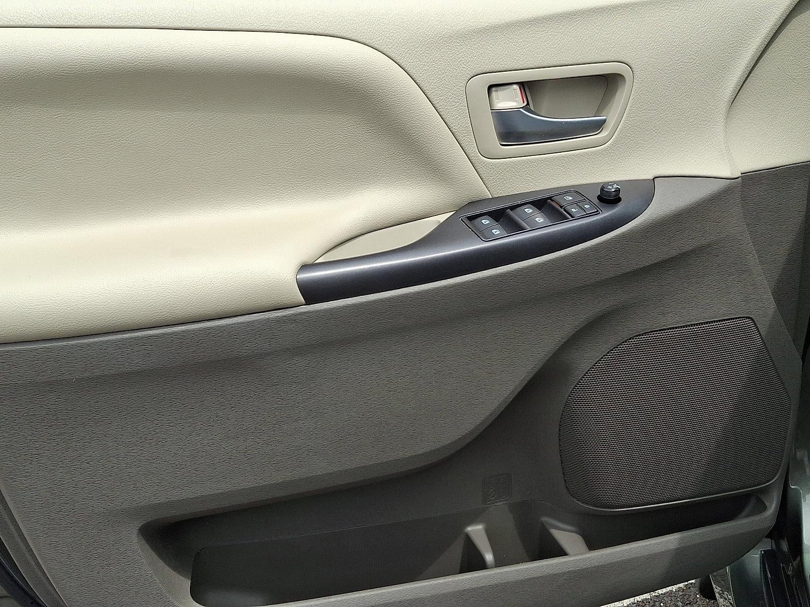 2020 Toyota Sienna LE FWD 8-Passenger (Natl)
