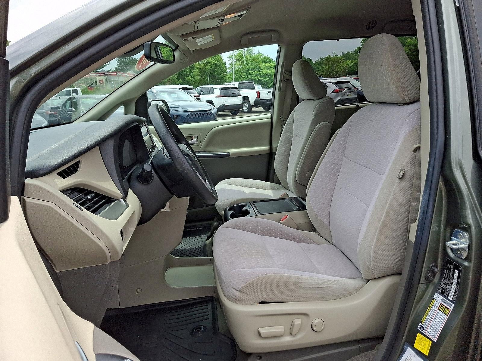 2020 Toyota Sienna LE FWD 8-Passenger (Natl)