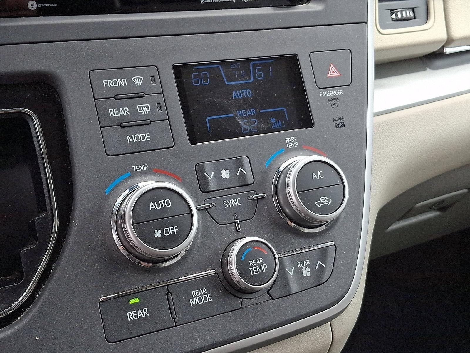 2020 Toyota Sienna LE FWD 8-Passenger (Natl)