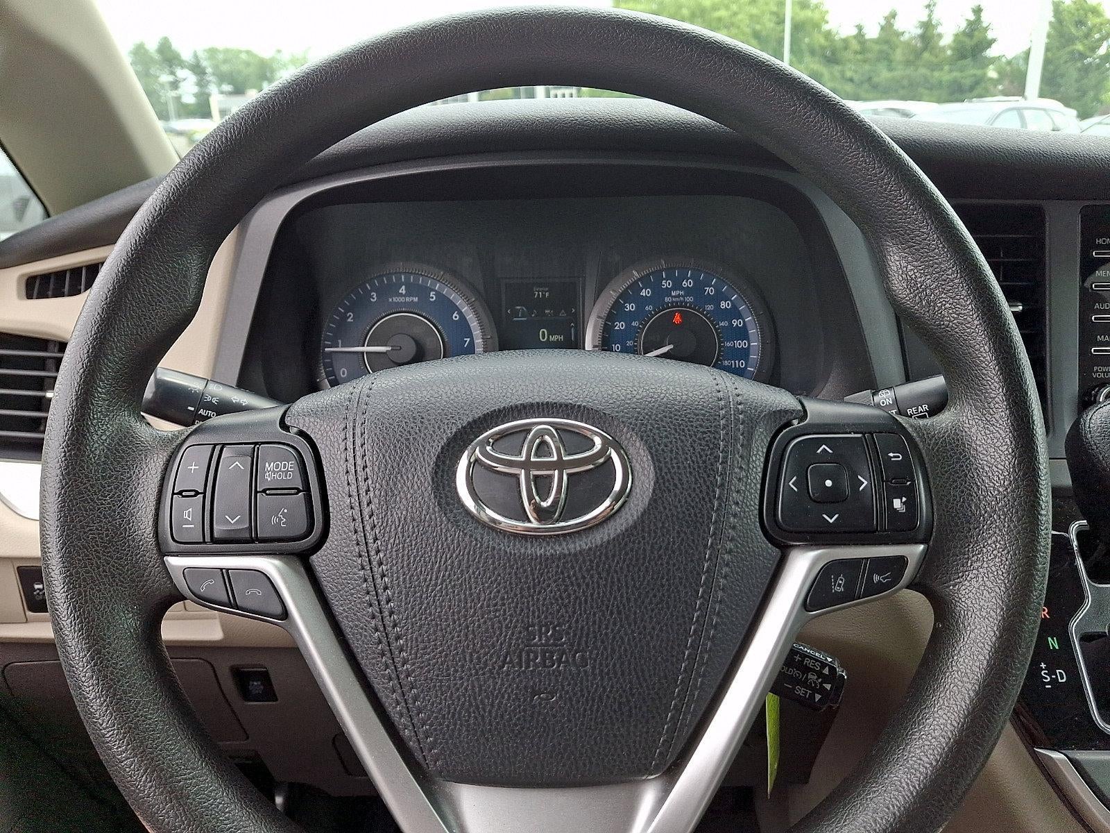 2020 Toyota Sienna LE FWD 8-Passenger (Natl)