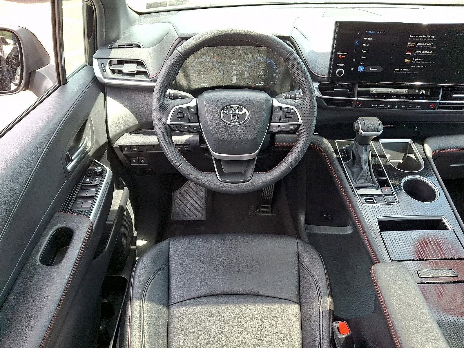 2025 Toyota Sienna XSE FWD 7-Passenger (Natl)