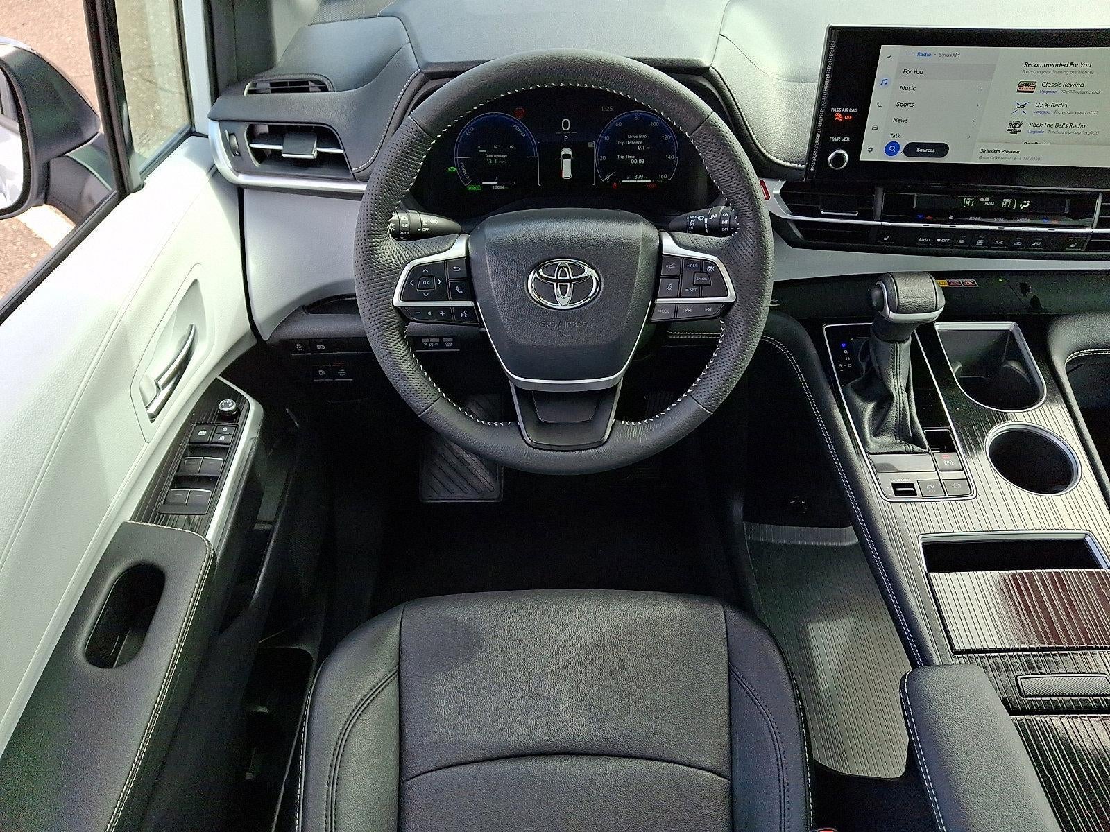 2025 Toyota Sienna XSE FWD 7-Passenger (Natl)