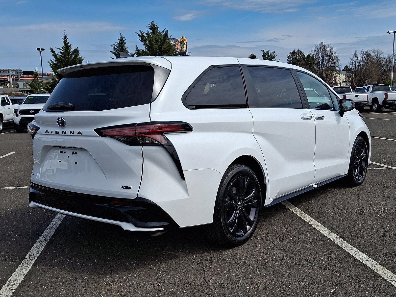 2025 Toyota Sienna XSE FWD 7-Passenger (Natl)