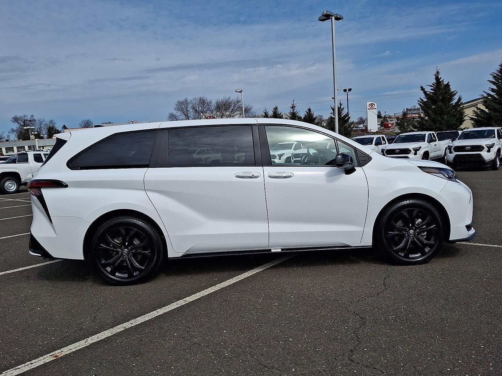 2025 Toyota Sienna XSE FWD 7-Passenger (Natl)