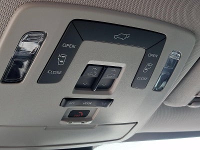 2025 Toyota Sienna XLE FWD 8-Passenger (Natl)