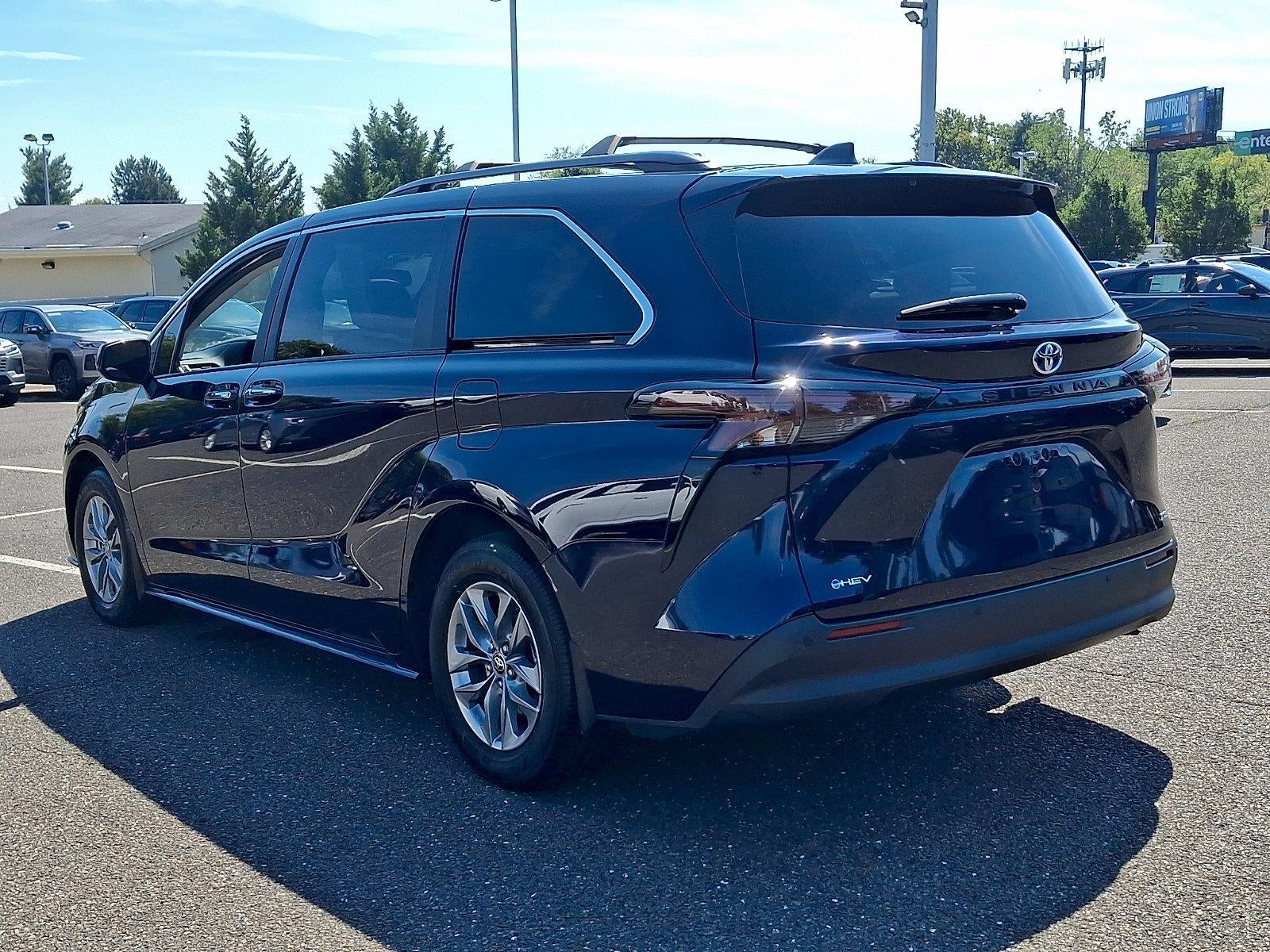 2025 Toyota Sienna XLE FWD 8-Passenger (Natl)
