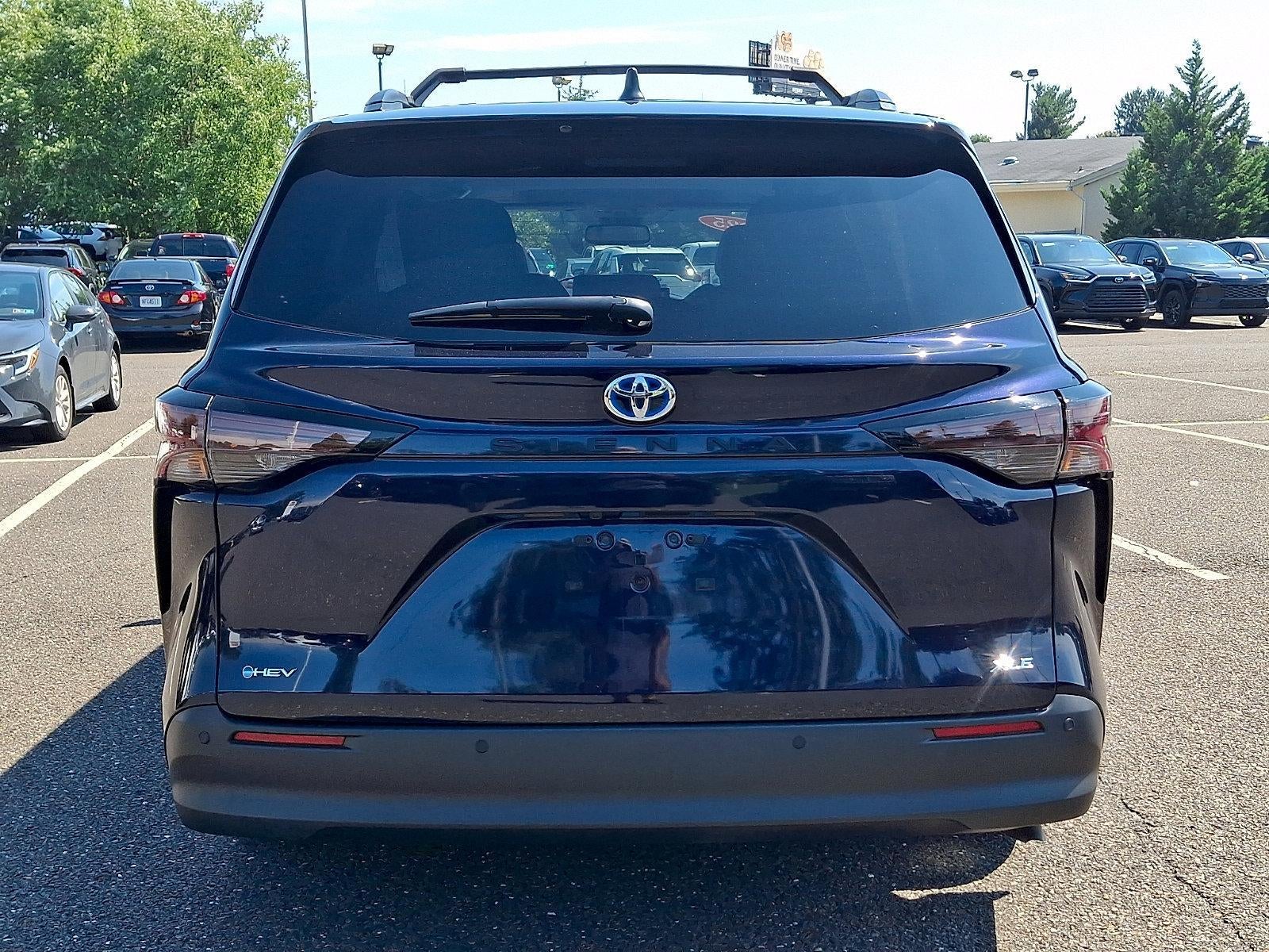 2025 Toyota Sienna XLE FWD 8-Passenger (Natl)