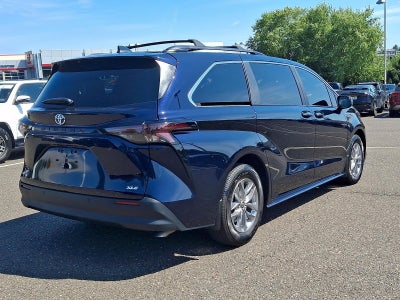 2025 Toyota Sienna XLE FWD 8-Passenger (Natl)