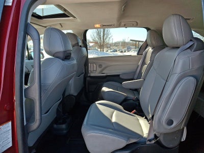 2022 Toyota Sienna XLE FWD 7-Passenger (Natl)