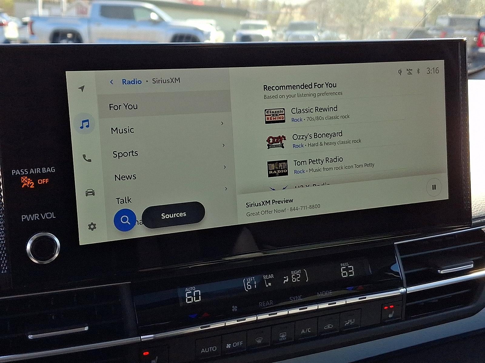 2025 Toyota Sienna XLE FWD 8-Passenger (Natl)