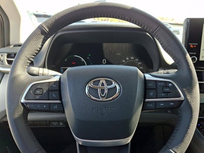 2025 Toyota Sienna XLE FWD 8-Passenger (Natl)