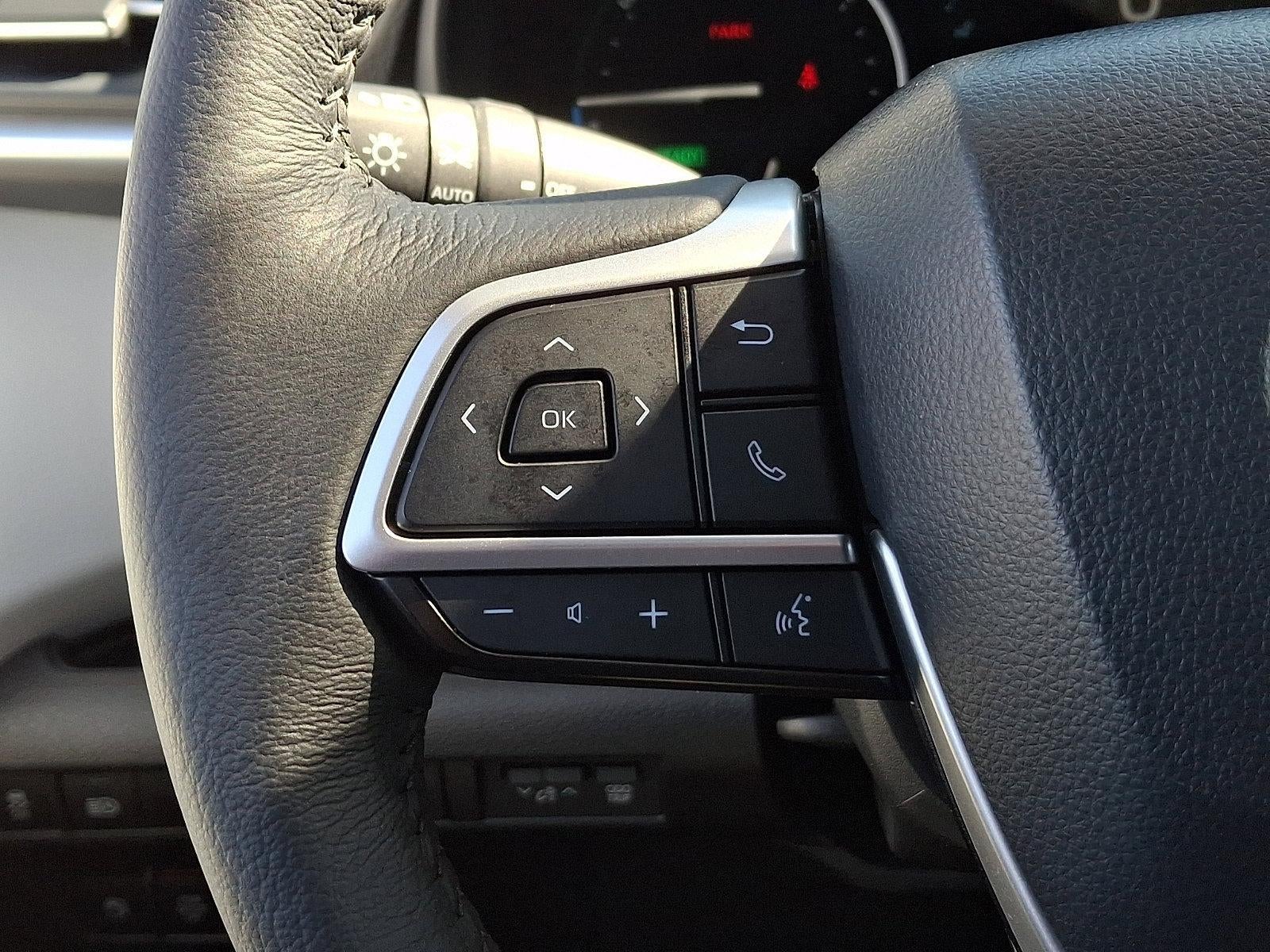 2025 Toyota Sienna XLE FWD 8-Passenger (Natl)