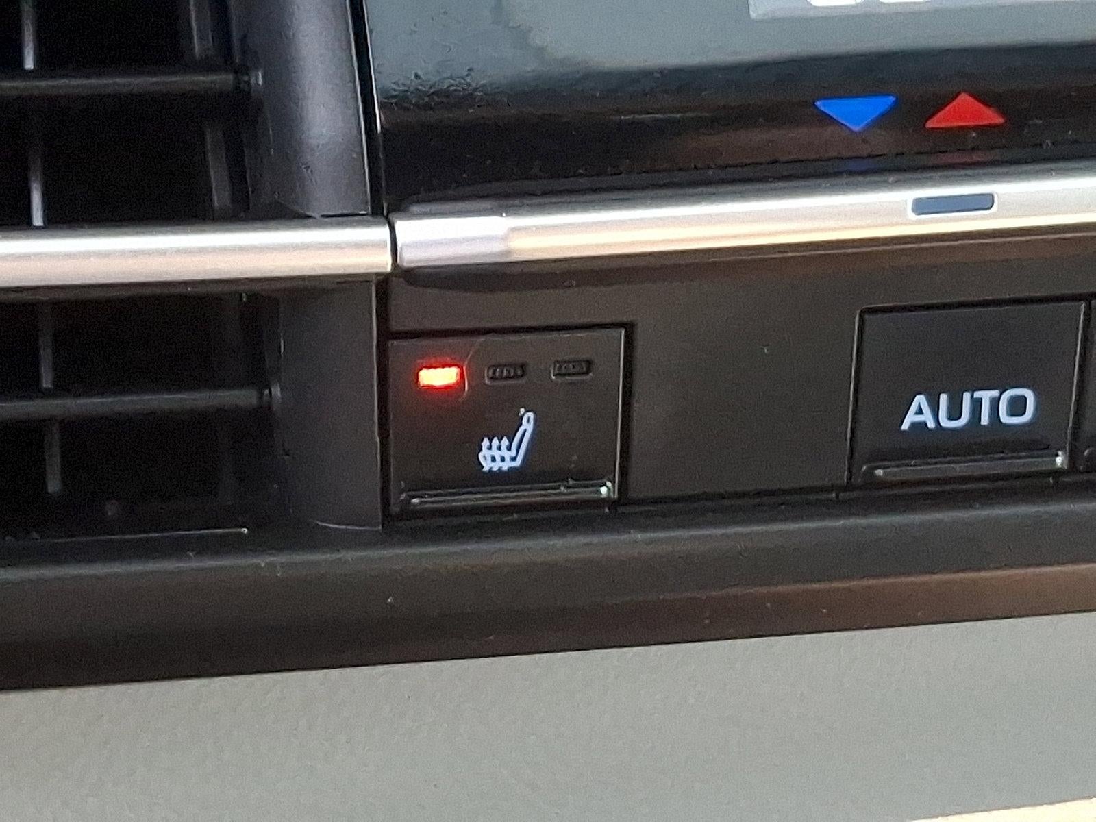 2023 Toyota Sienna XLE FWD 7-Passenger (Natl)
