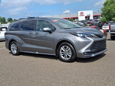 2026 Toyota Sienna XLE AWD 7-Passenger (Natl)