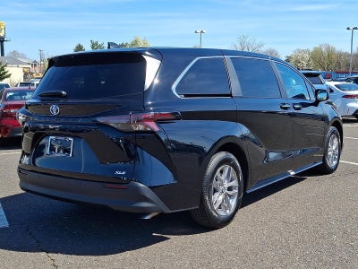 2025 Toyota Sienna XLE AWD 7-Passenger (Natl)