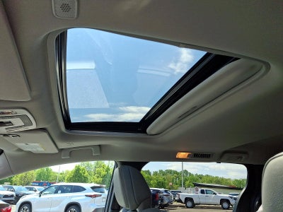 2025 Toyota Sienna XLE AWD 7-Passenger (Natl)