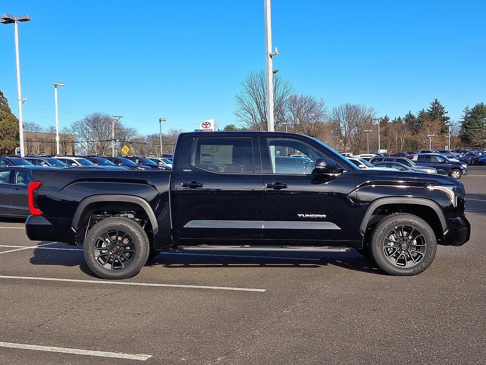 2026 Toyota Tundra 4WD 4WD SR5 CrewMax 5.5' Bed (SE)