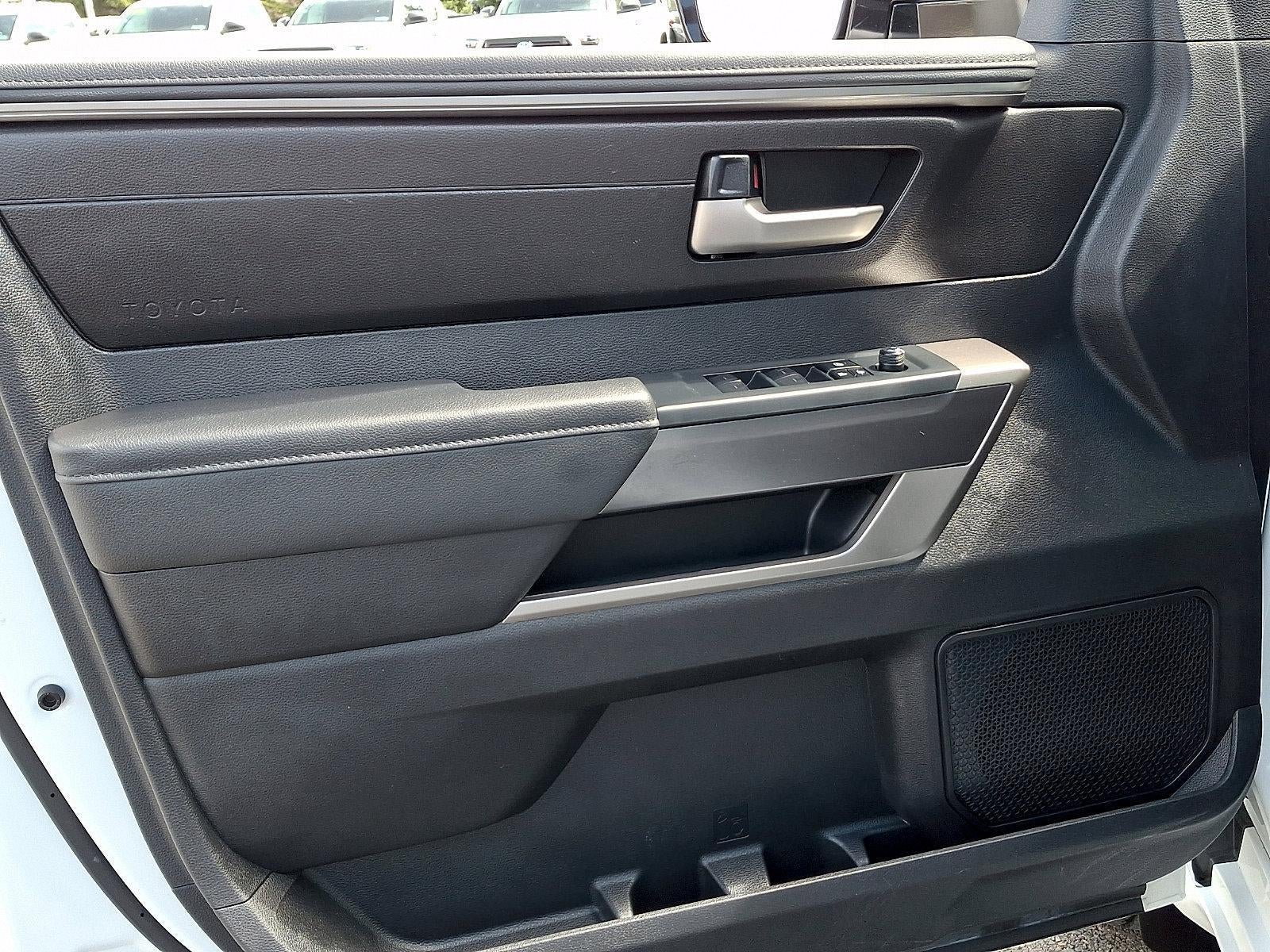 2022 Toyota Tundra 4WD 4WD SR5 CrewMax 5.5' Bed (SE)