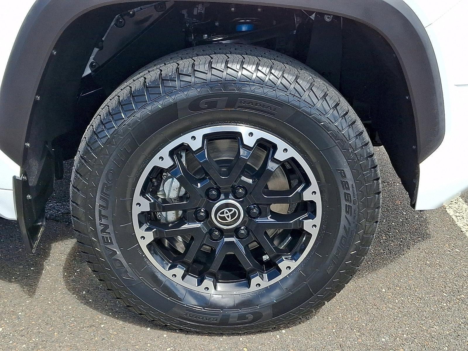 2022 Toyota Tundra 4WD 4WD SR5 CrewMax 5.5' Bed (SE)